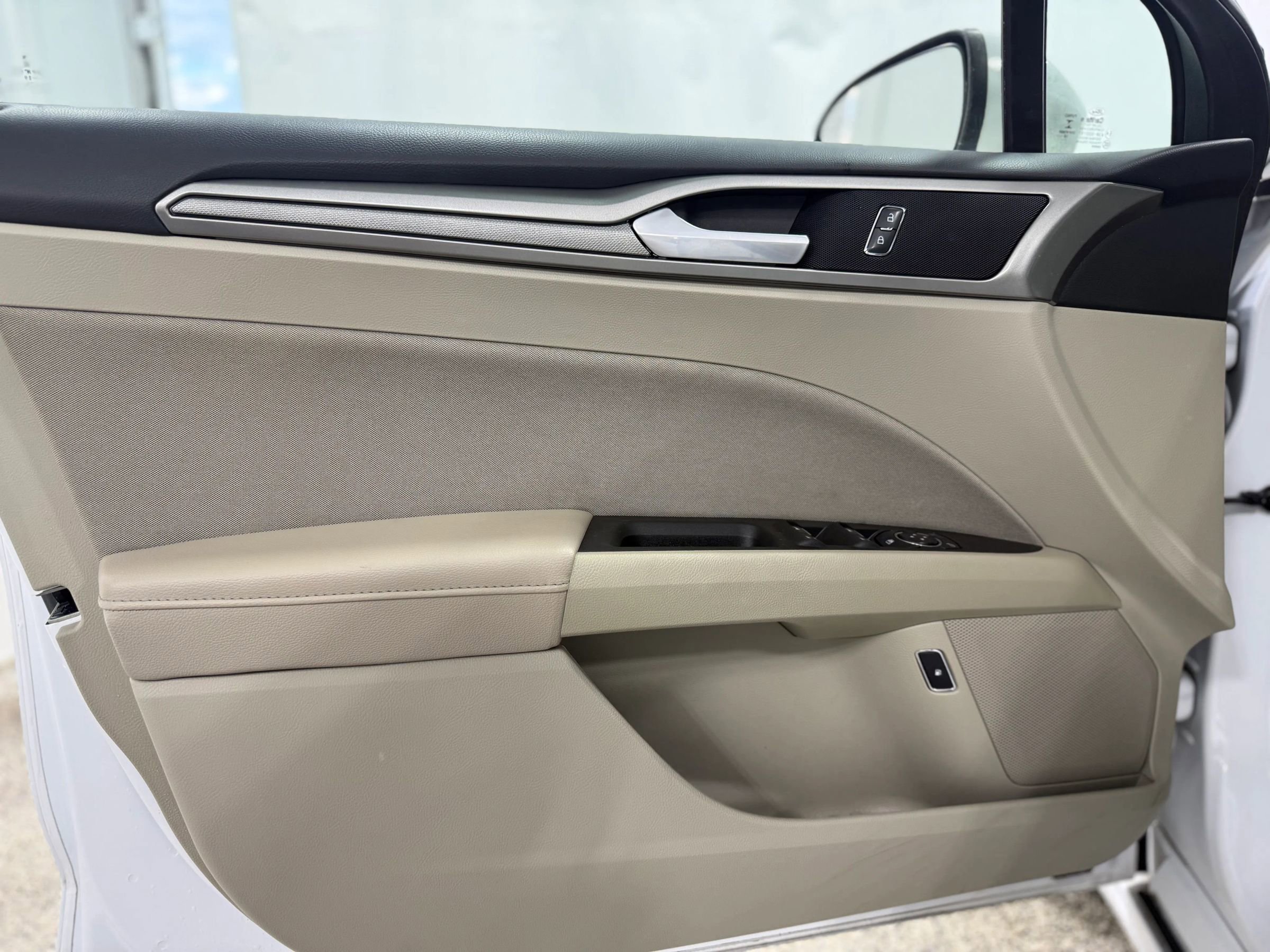 Used 2019 Ford Fusion SE image 11