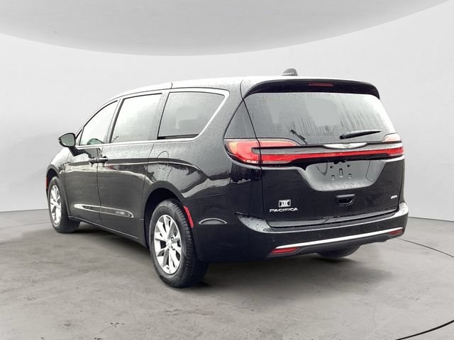 New 2026 Chrysler Pacifica Select AWD/4WD image 3