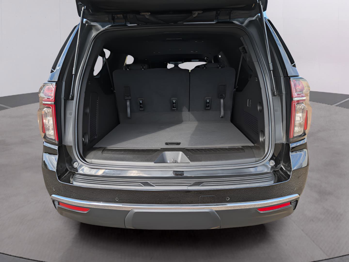 Used 2021 Chevrolet Suburban LS image 28