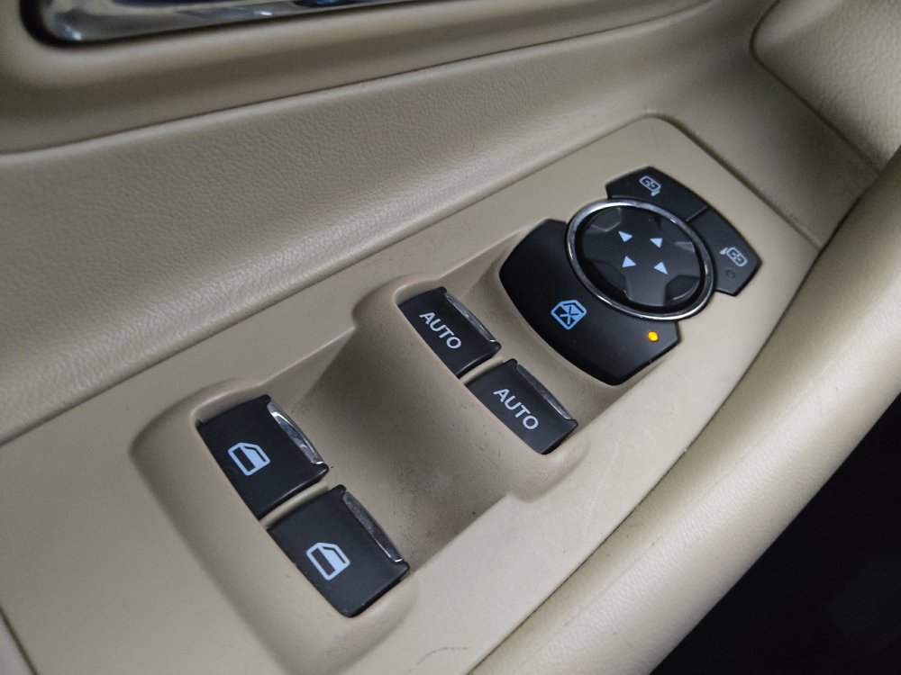 Used 2016 Ford Taurus Limited image 27