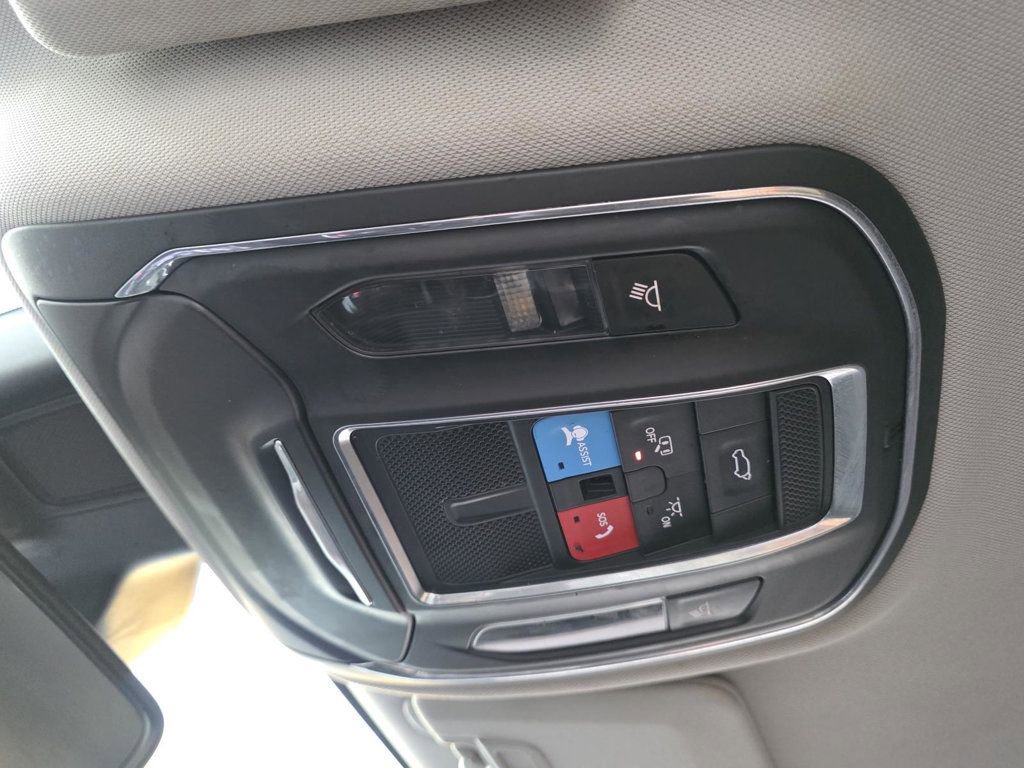 Used 2023 Jeep Grand Cherokee L Laredo w/ Luxury Tech Group I image 27