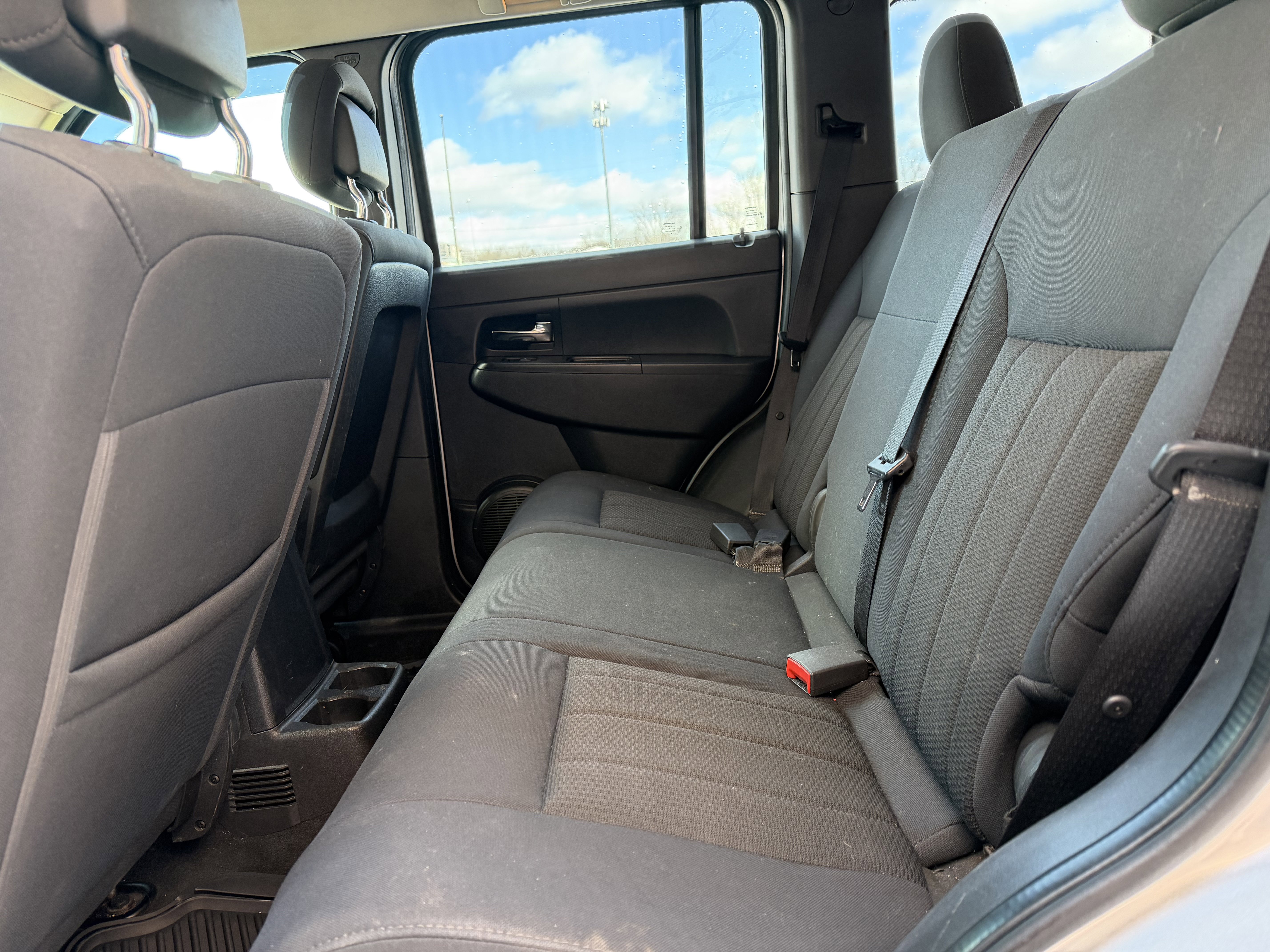 Used 2012 Jeep Liberty Sport image 10