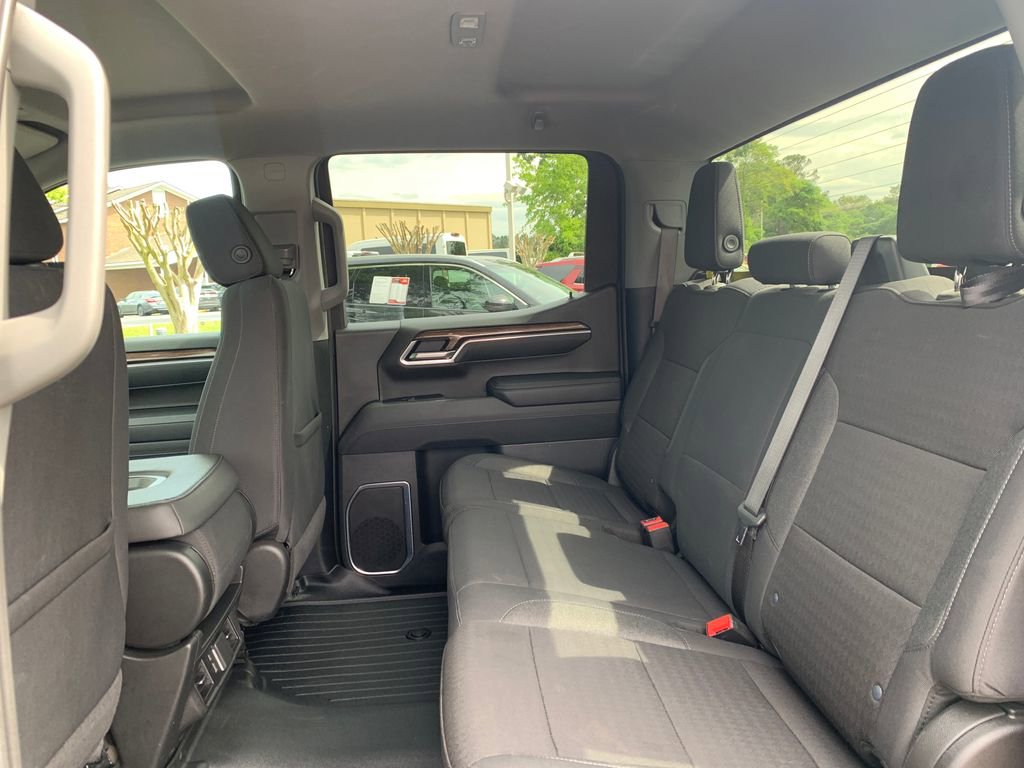 Used 2025 Chevrolet Silverado 1500 LT RWD image 23