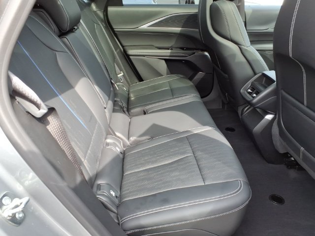 Used 2026 Cadillac Lyriq Luxury AWD/4WD image 20