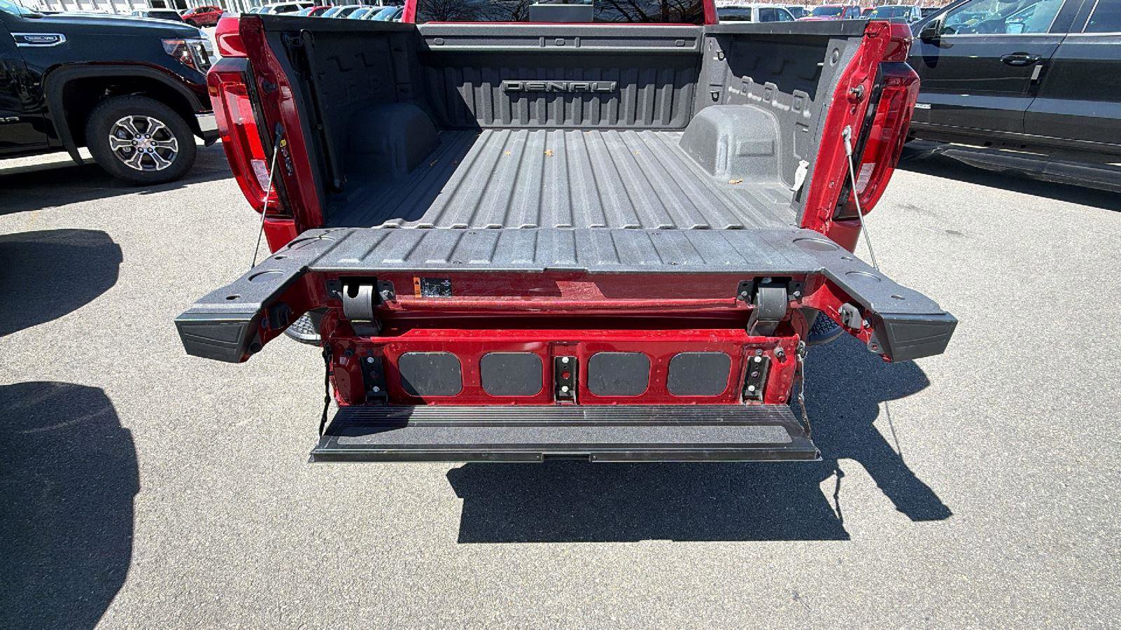 Used 2023 GMC Sierra 1500 Denali AWD/4WD image 12