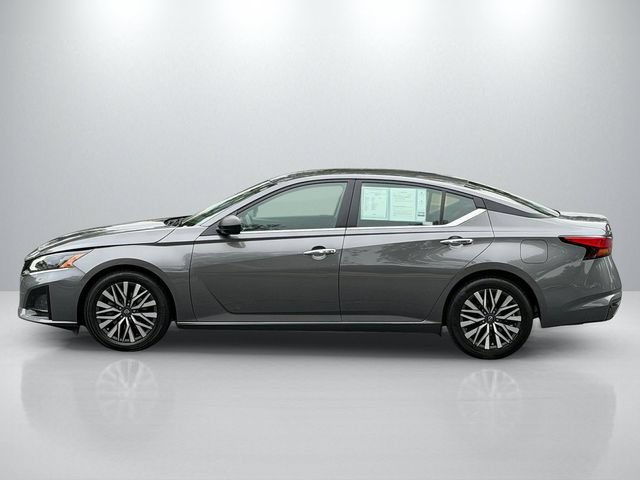 Used 2025 Nissan Altima 2.5 SV FWD image 6