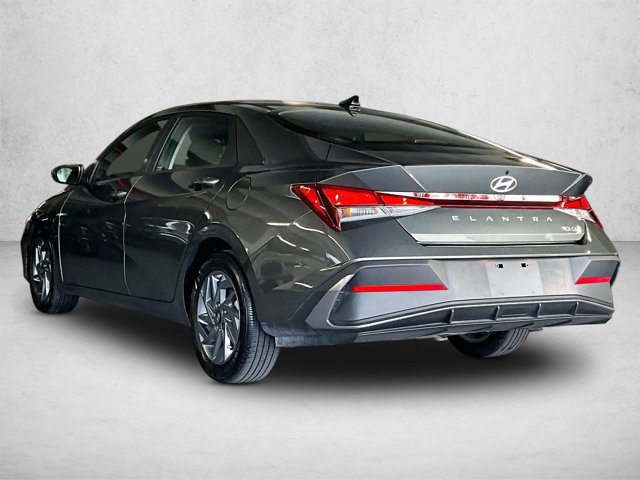 Used 2024 Hyundai Elantra SEL FWD image 10