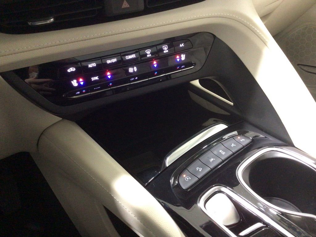 Used 2023 Buick Envision Avenir image 14