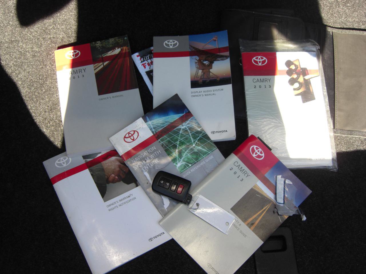 Used 2013 Toyota Camry SE w/ Leather Pkg image 21