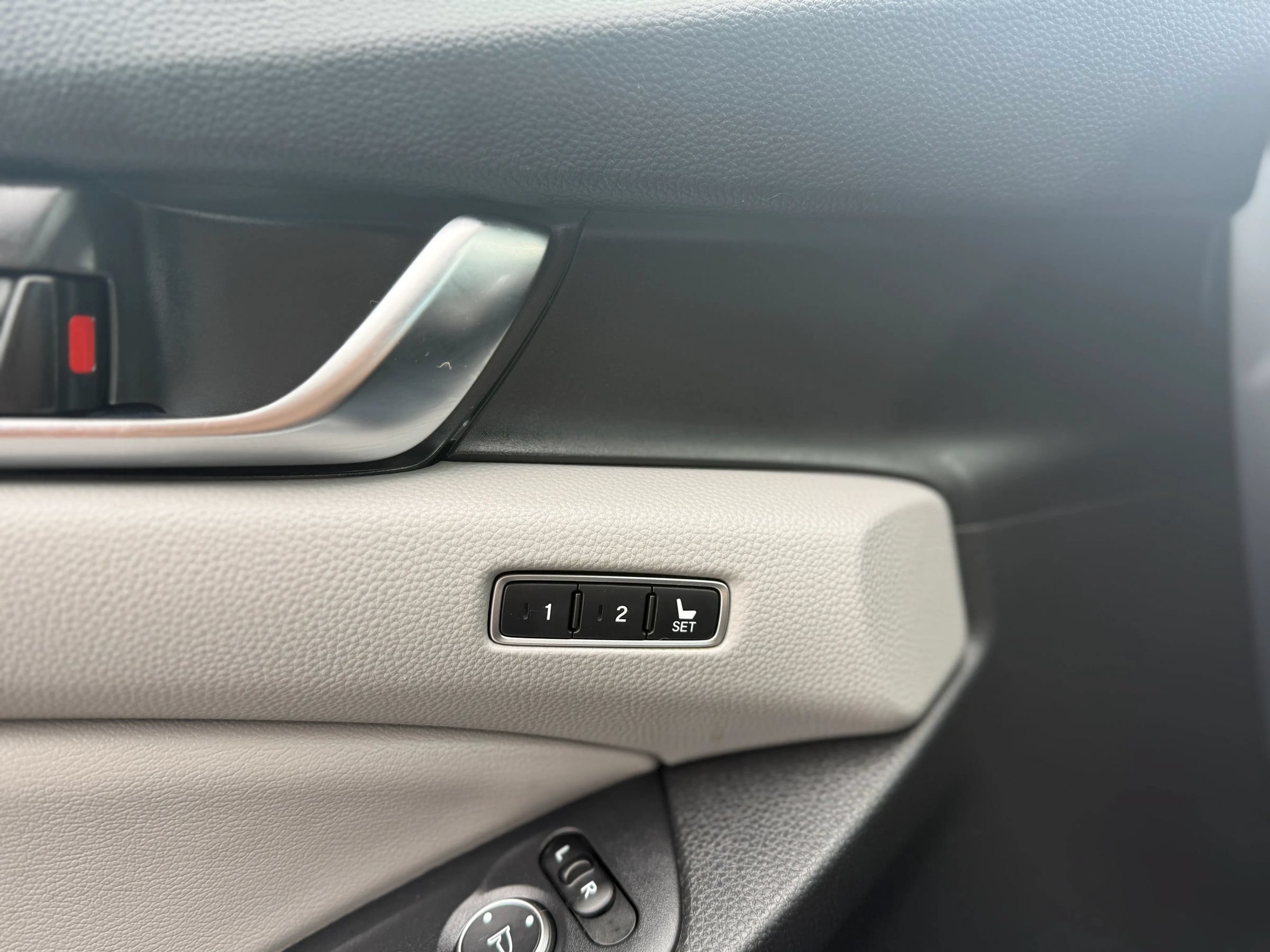 Used 2018 Honda Accord EX-L image 25