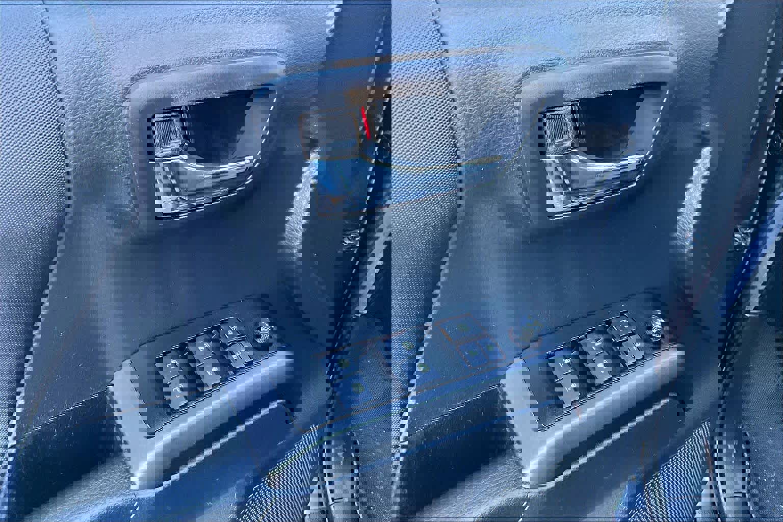 Used 2023 Toyota Tacoma TRD Off-Road image 31