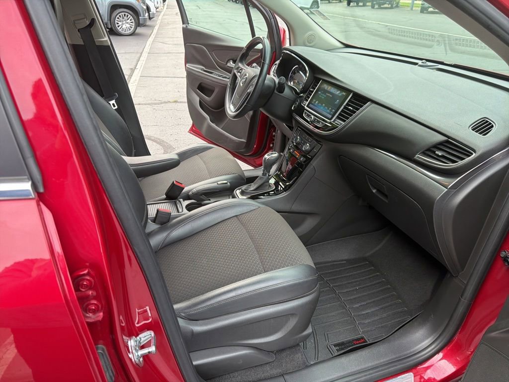 Certified 2018 Buick Encore Preferred FWD image 17