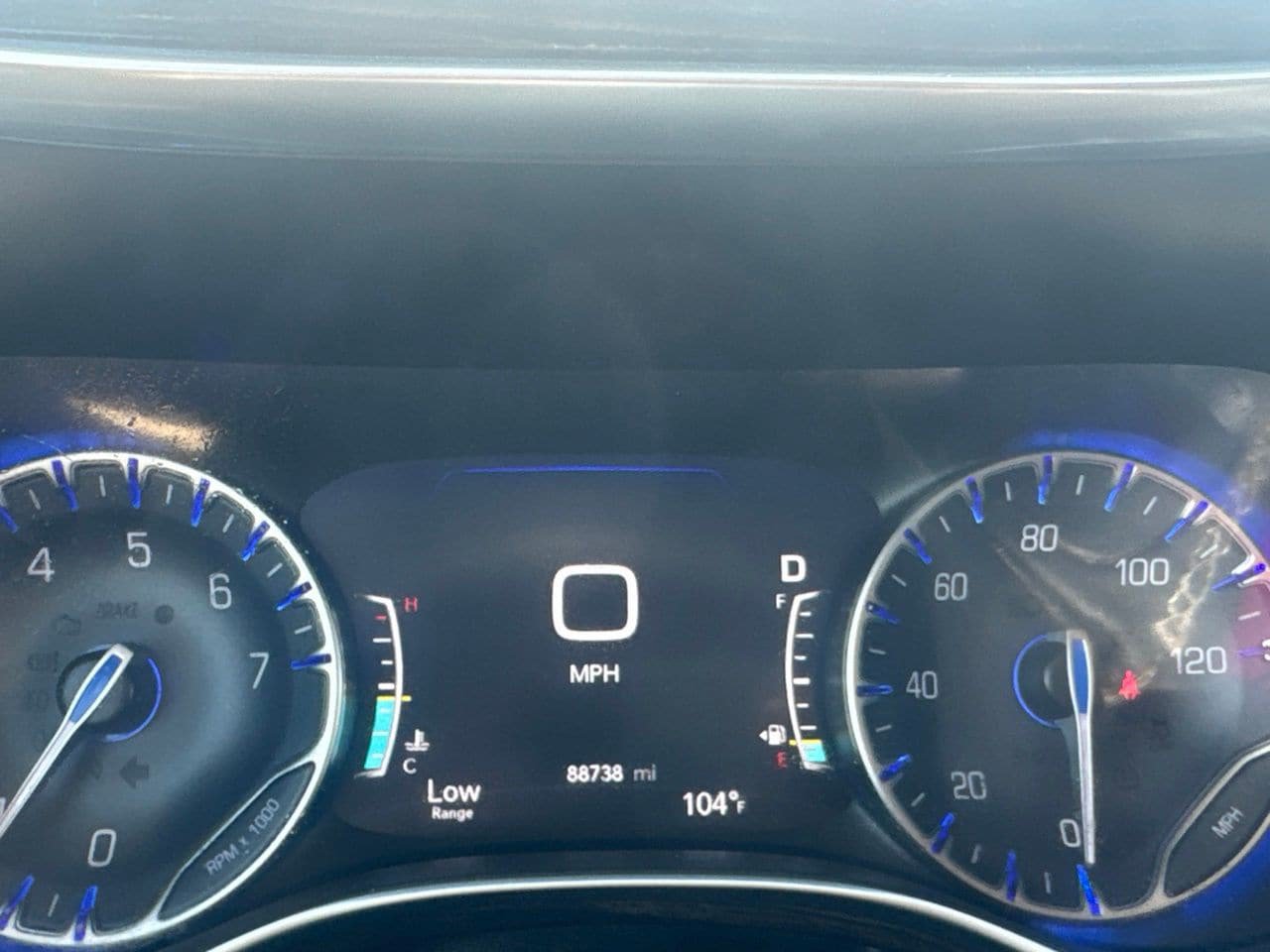 Used 2023 Chrysler Pacifica Limited FWD image 46