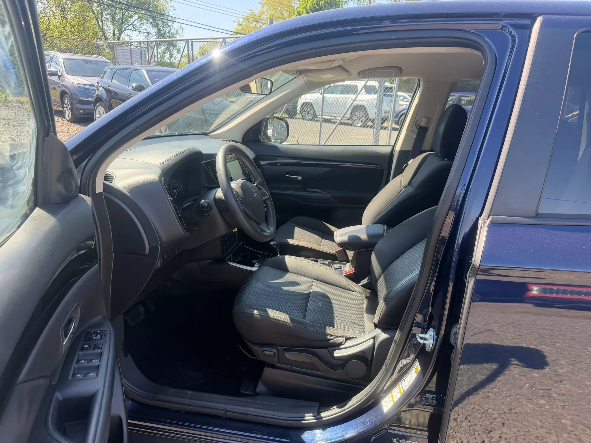 Used 2020 Mitsubishi Outlander ES AWD/4WD image 25