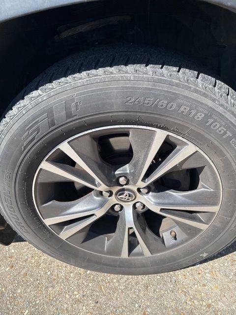 Used 2016 Toyota Highlander XLE image 25