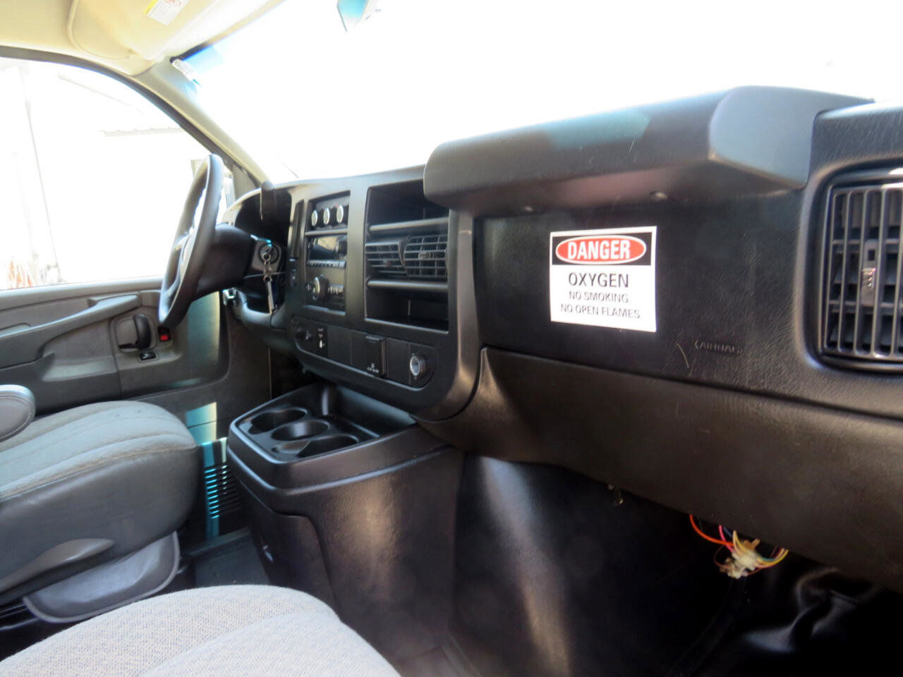 Used 2015 GMC Savana 2500 image 27