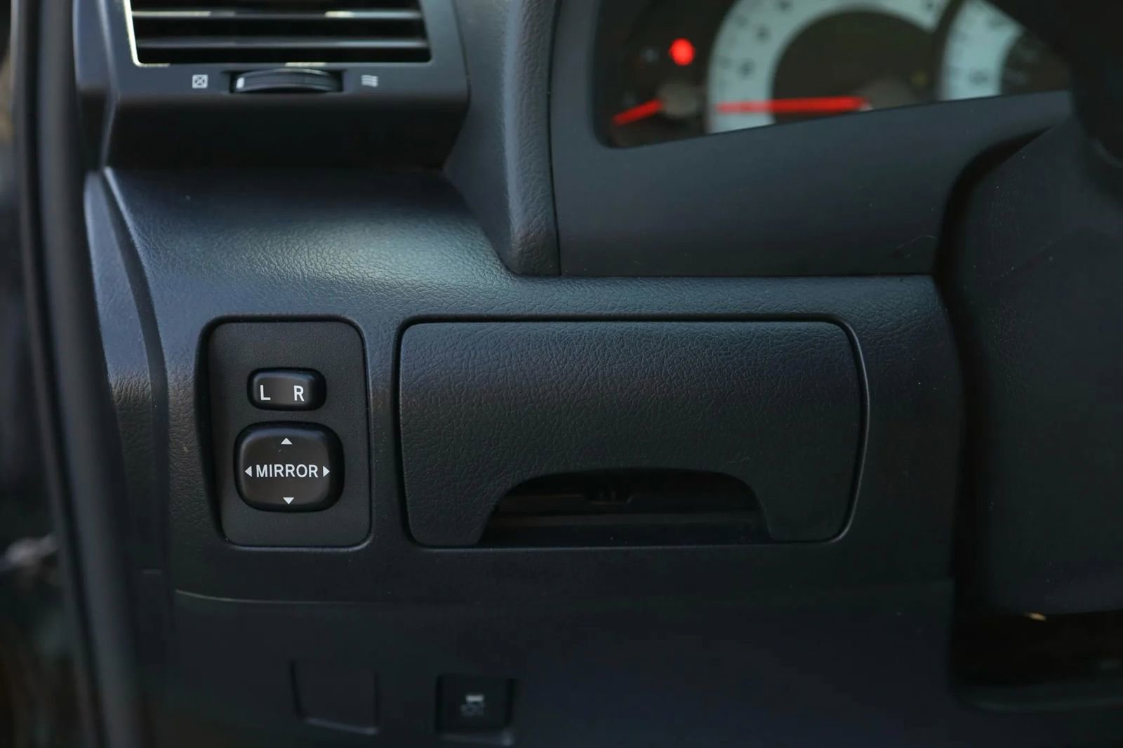 Used 2011 Toyota Camry SE image 14