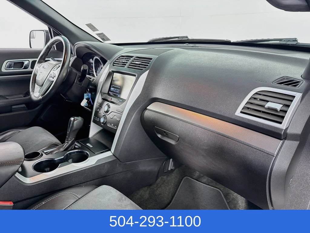 Used 2015 Ford Explorer XLT w/ Equipment Group 202A FWD image 29