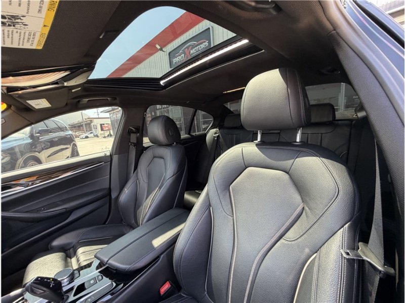 Used 2018 BMW 540i w/ Premium Package RWD image 18