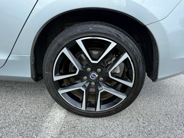 Used 2018 Volvo V60 T5 Dynamic FWD image 13