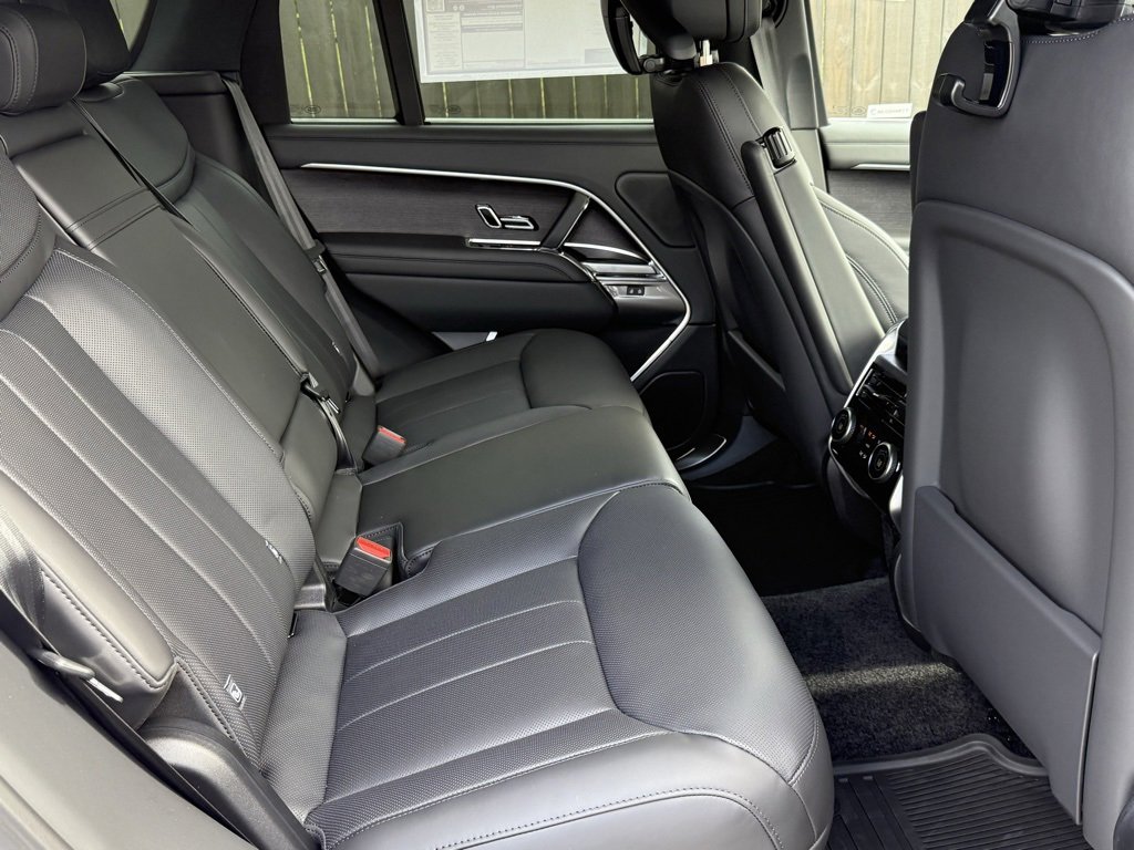 New 2025 Land Rover Range Rover SE image 33