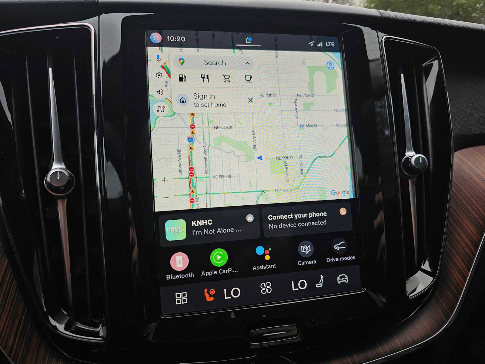 Certified 2024 Volvo XC60 B5 Plus w/ Protection Package Premier AWD/4WD image 29