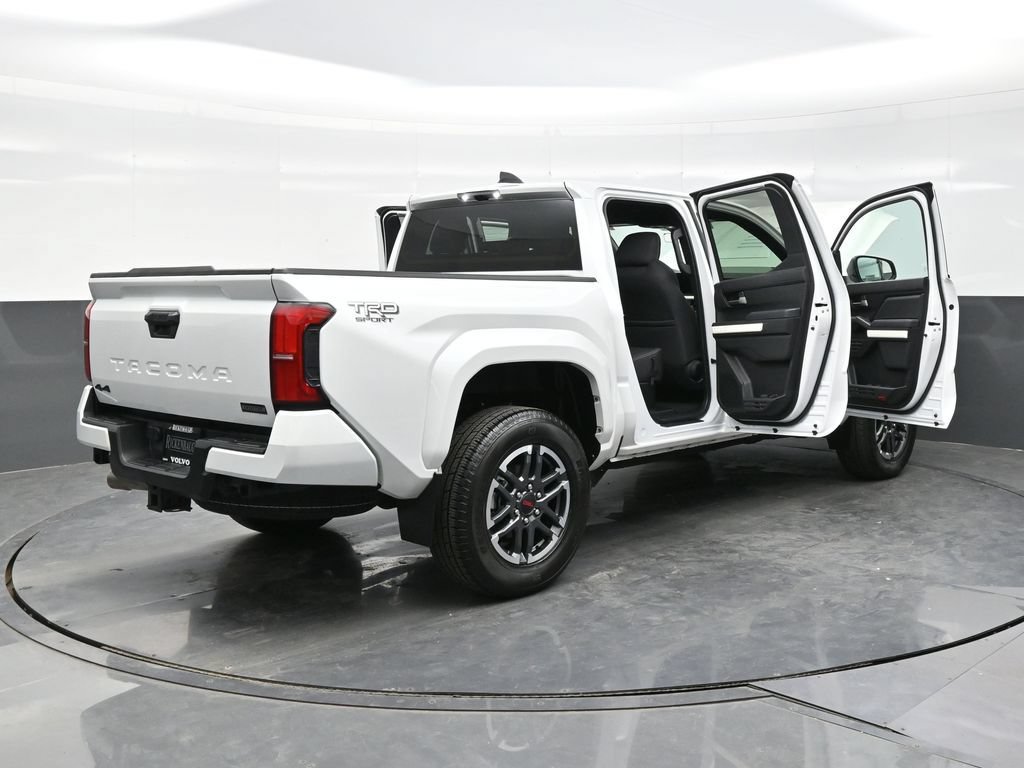 Used 2024 Toyota Tacoma TRD Sport AWD/4WD image 43