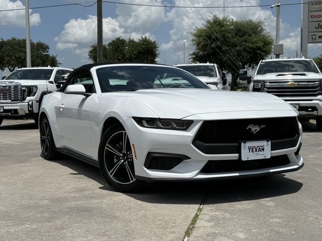 Used 2025 Ford Mustang Premium RWD image 2