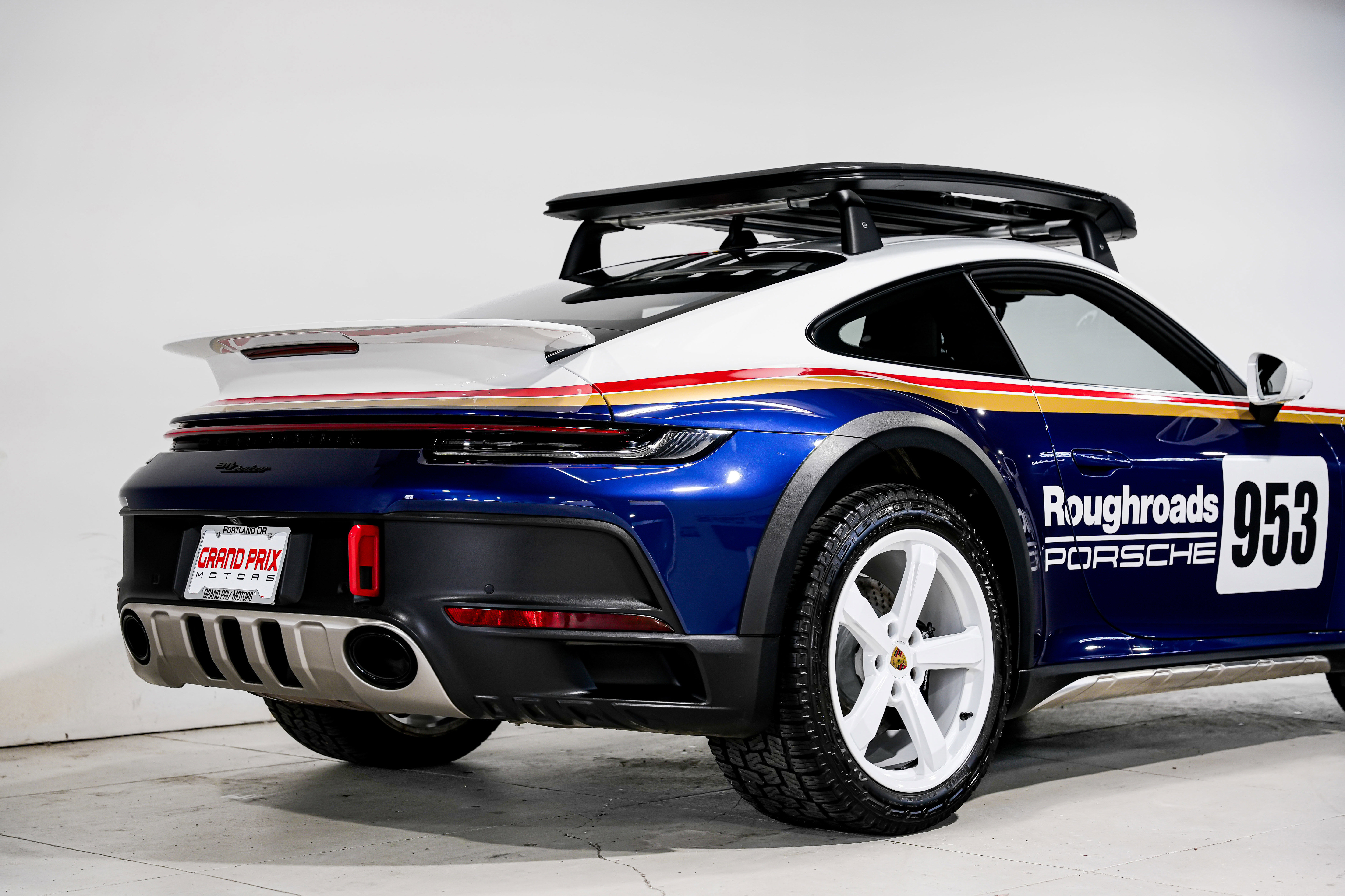 Used 2024 Porsche 911 Dakar image 43