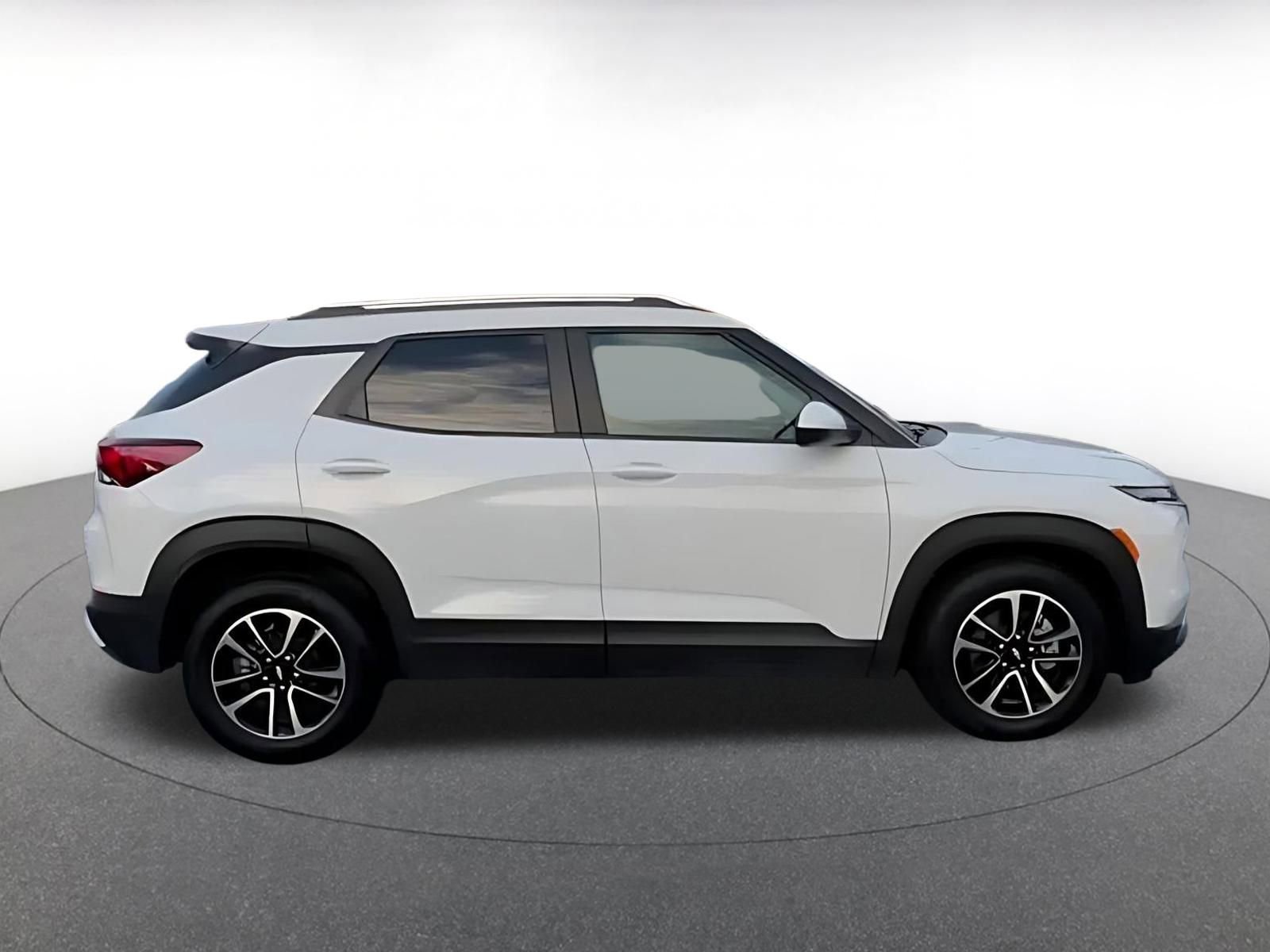 Used 2025 Chevrolet TrailBlazer LT image 16