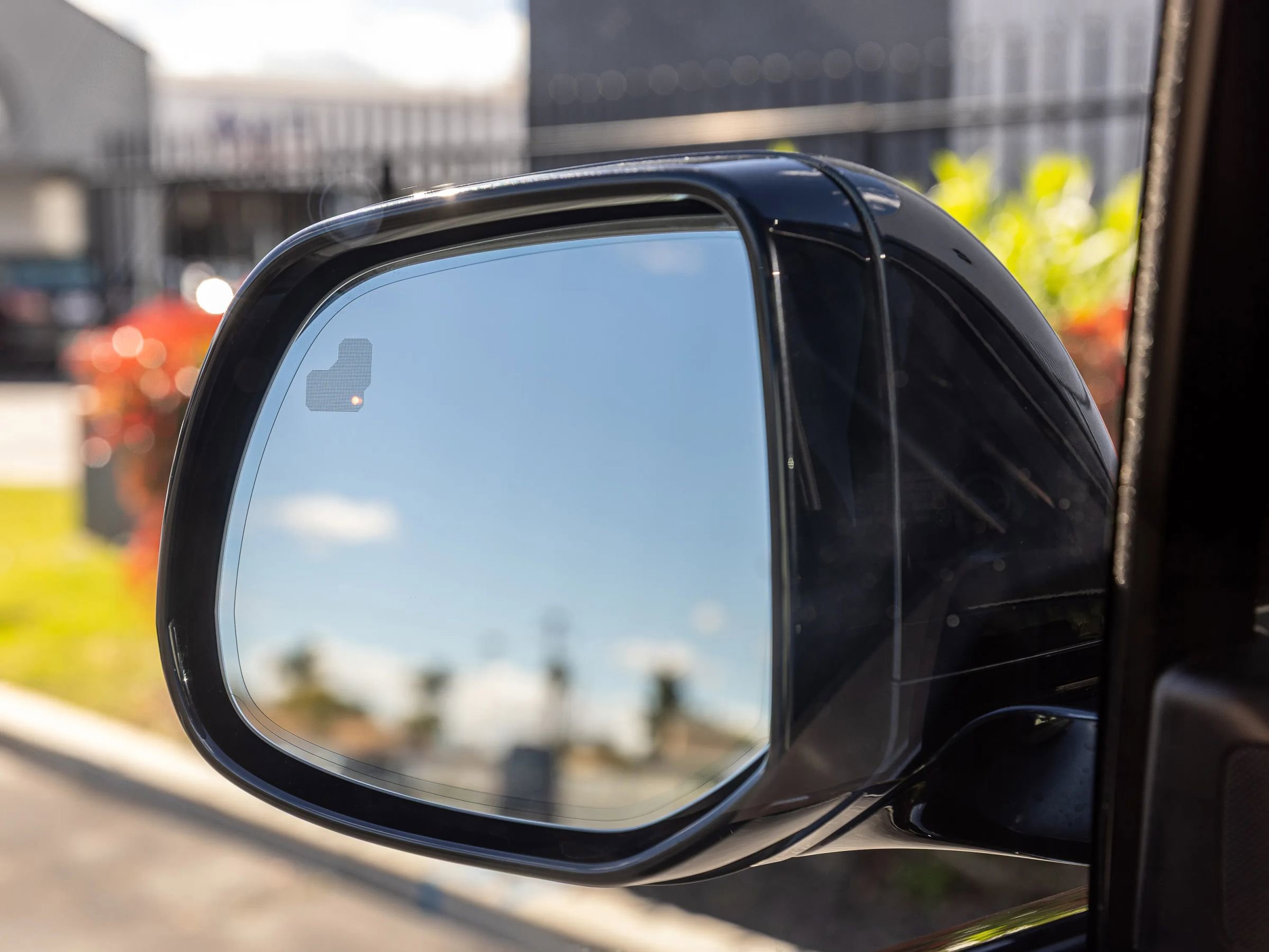 Used 2025 Land Rover Range Rover Long Wheelbase SE image 21