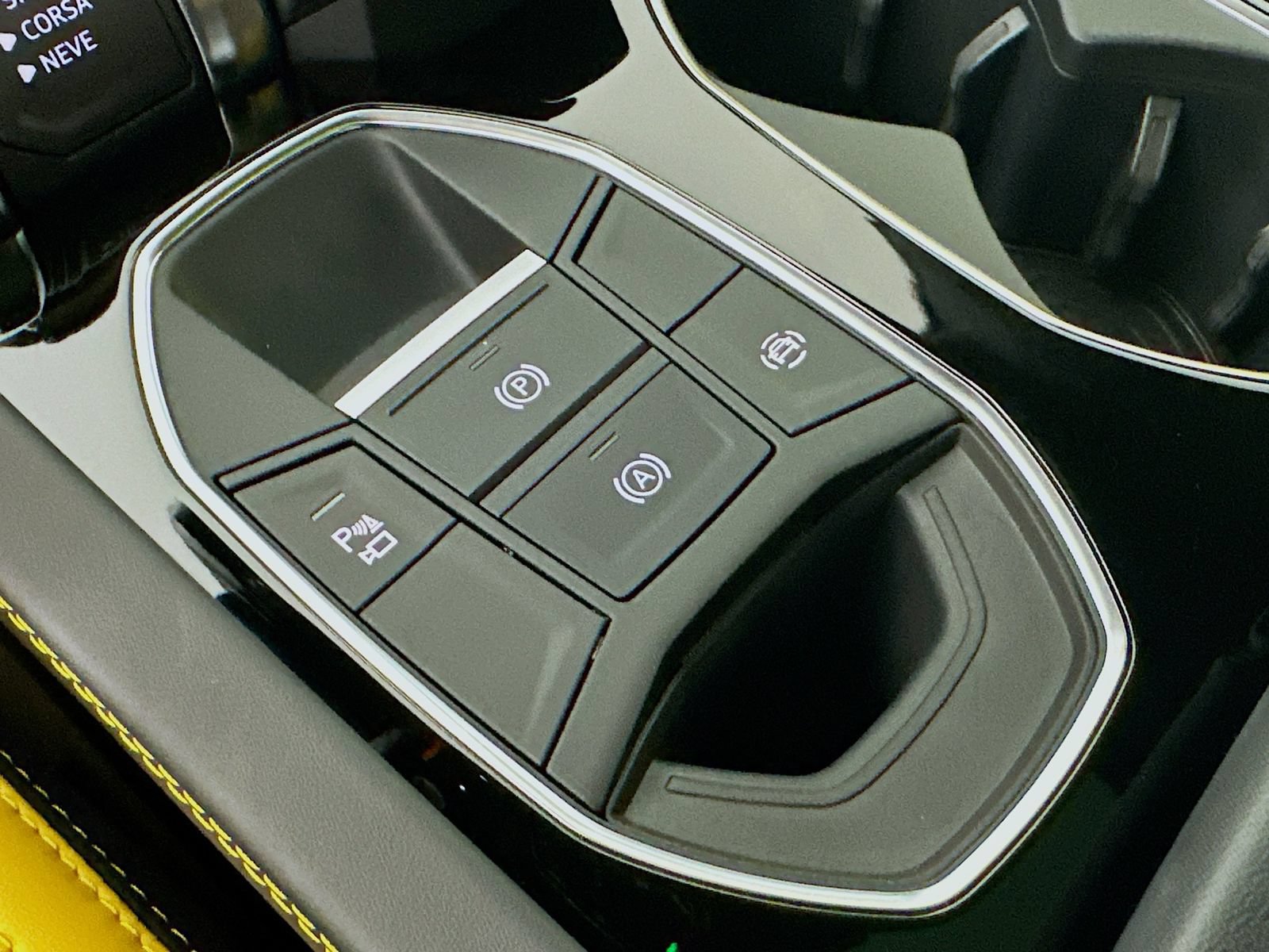 Used 2024 Lamborghini Urus S AWD/4WD image 29