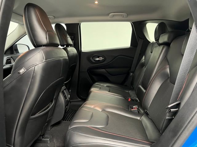 Used 2020 Jeep Cherokee Trailhawk w/ Technology Group image 41