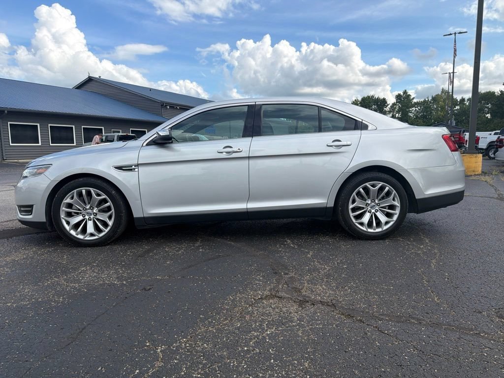 Used 2019 Ford Taurus Limited FWD image 3