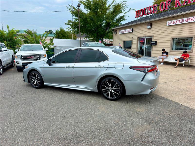 Used 2023 Toyota Camry SE FWD image 2