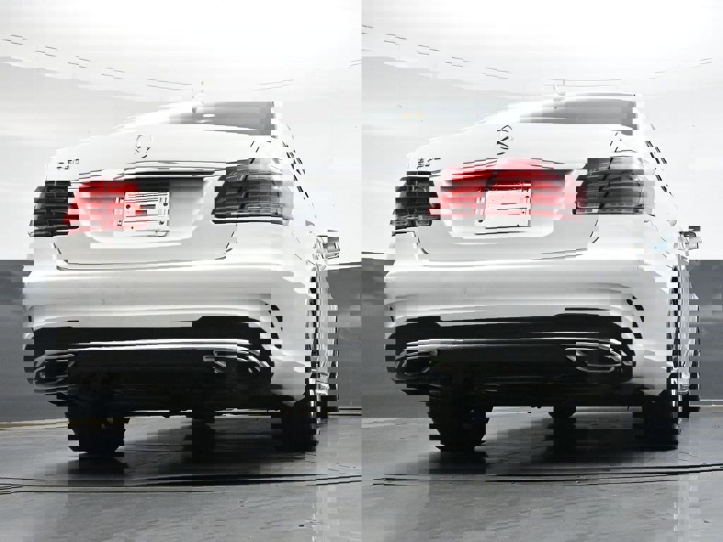 Used 2015 Mercedes-Benz E 350 Sedan image 32