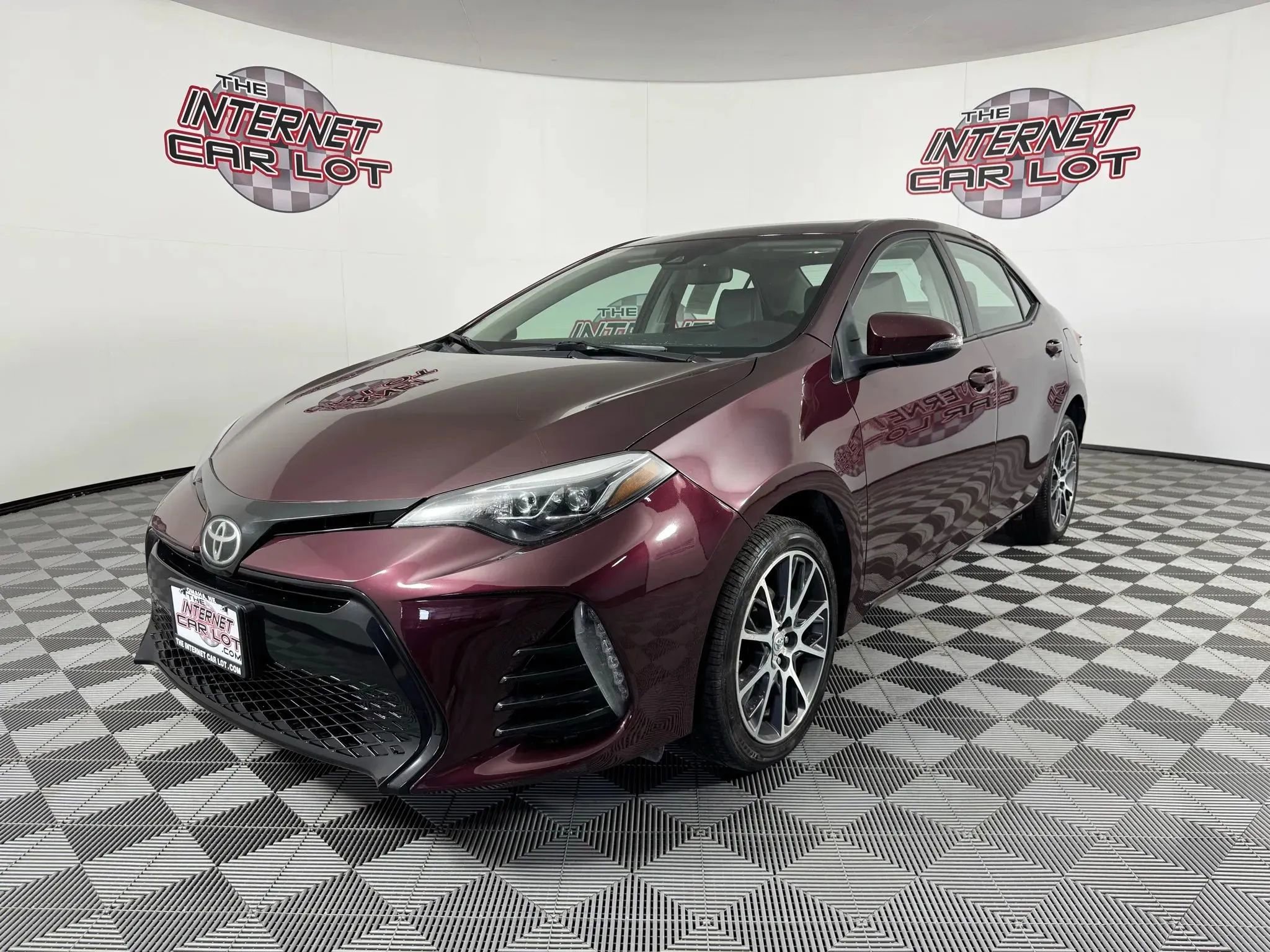Used 2017 Toyota Corolla SE 50th Anniversary FWD image 3