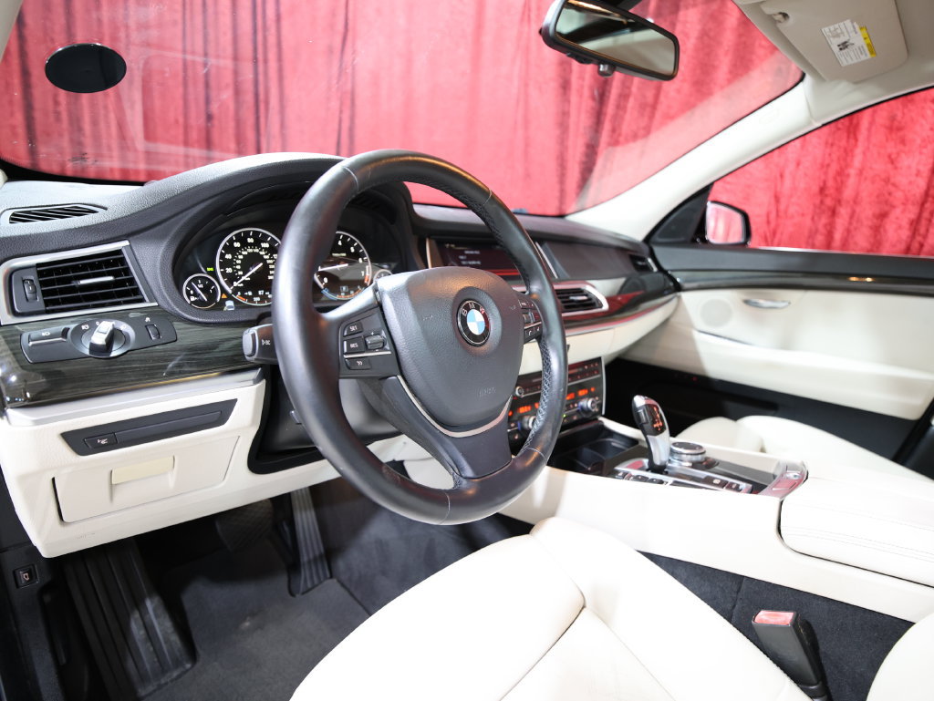 Used 2015 BMW 535i Gran Turismo xDrive AWD/4WD image 12