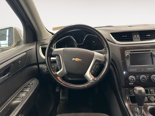 Used 2015 Chevrolet Traverse LT w/ Style and Technology Package image 12