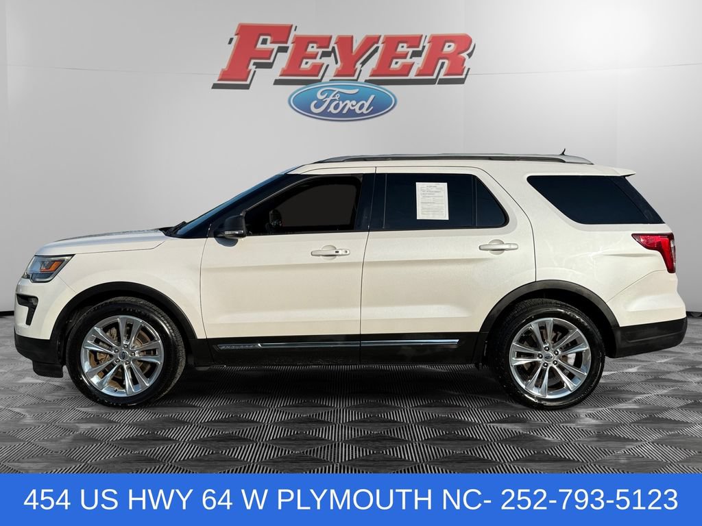 Used 2019 Ford Explorer XLT w/ Equipment Group 202A FWD image 2