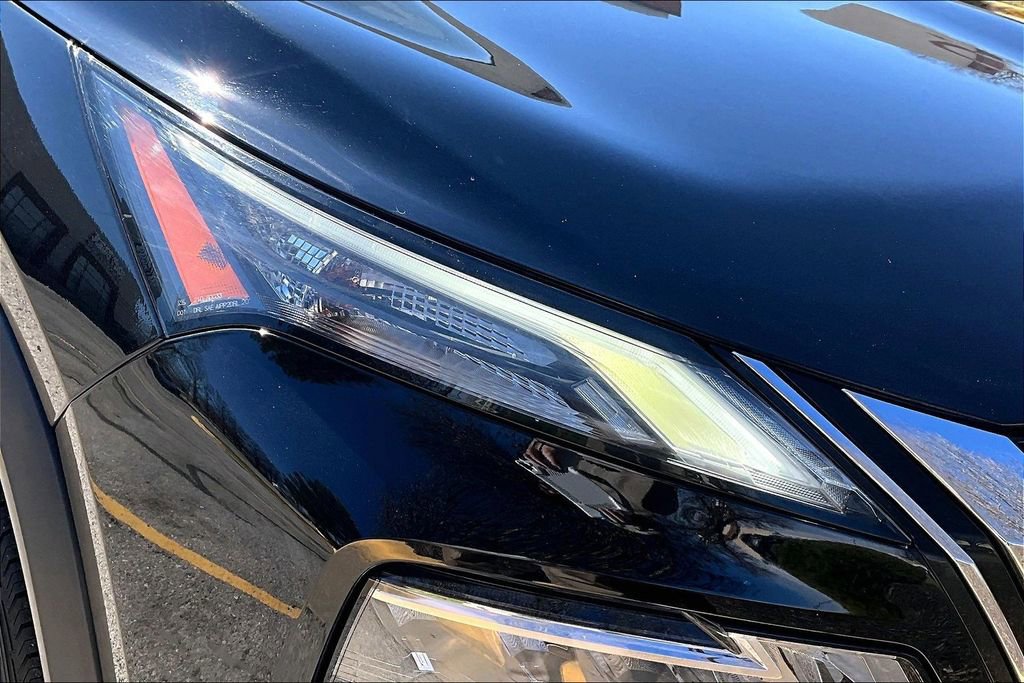 Used 2023 Nissan Rogue SV image 29