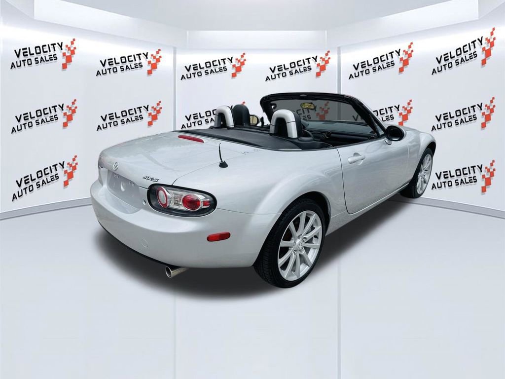 Used 2006 MAZDA MX-5 Miata Grand Touring RWD image 3