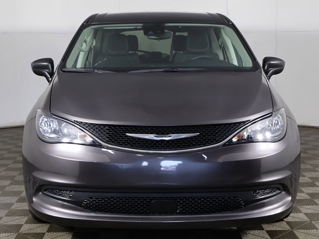 Used 2023 Chrysler Voyager LX FWD image 8