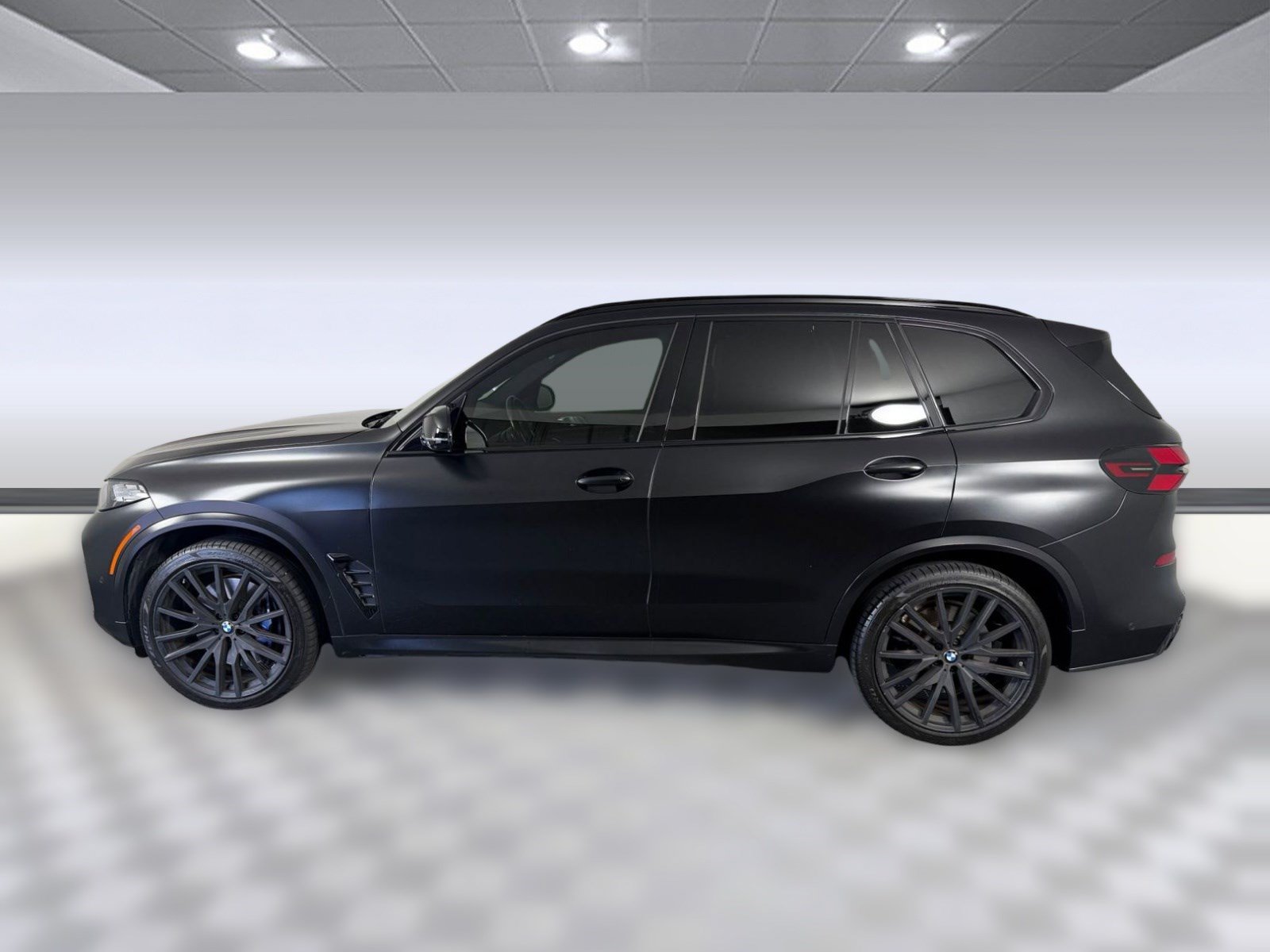 Used 2024 BMW X5 M60i AWD/4WD image 2