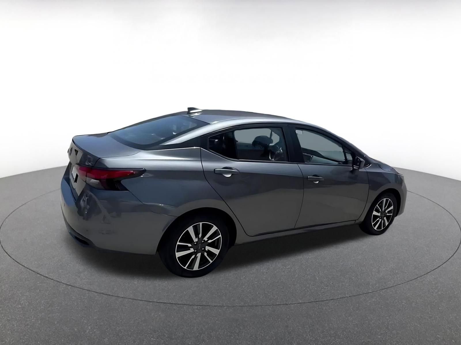 Used 2025 Nissan Versa SV FWD image 15