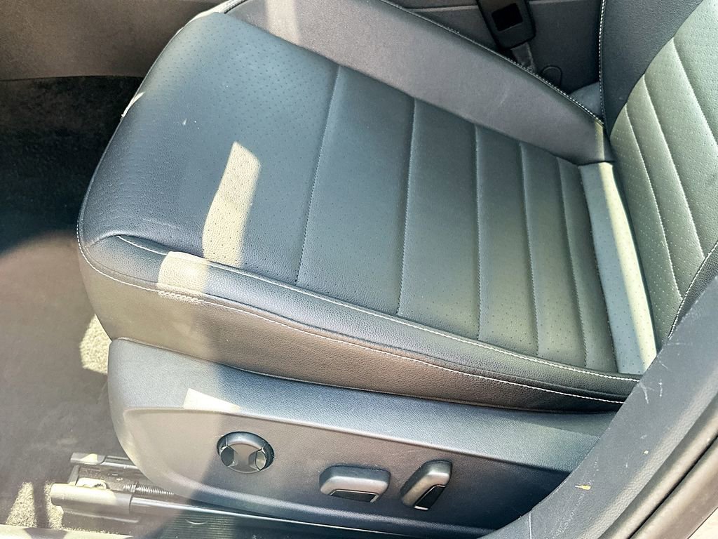 Used 2024 Volkswagen Jetta SE FWD image 9