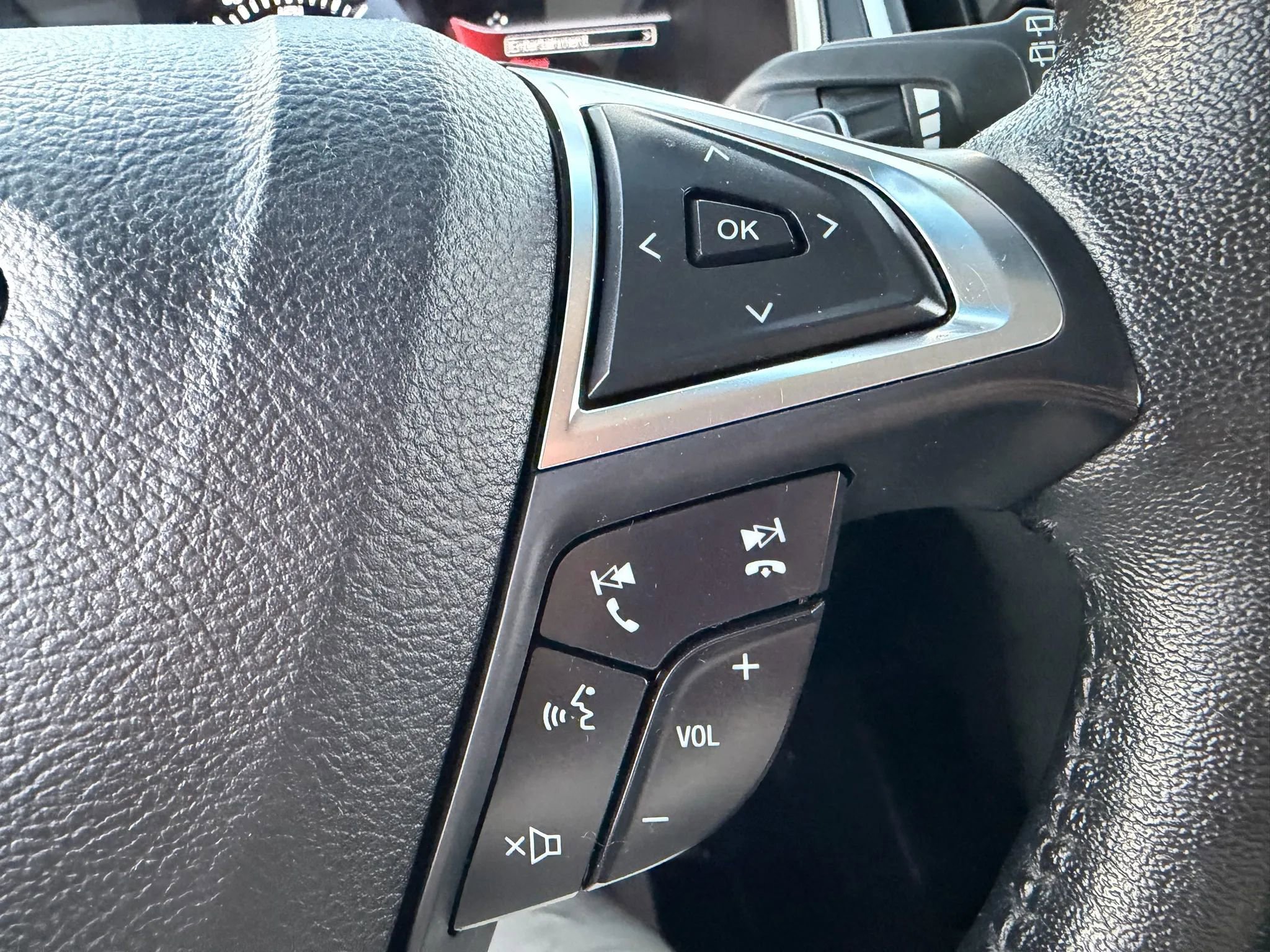 Used 2017 Ford Edge SEL w/ Equipment Group 201A image 30