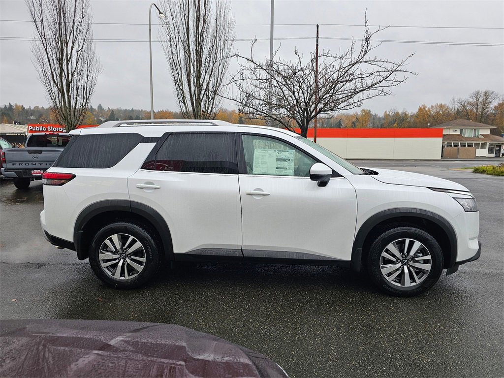 New 2025 Nissan Pathfinder SL w/ Cargo Package image 4