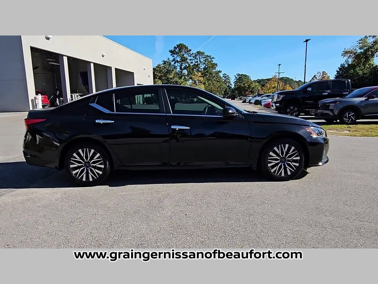 Used 2023 Nissan Altima 2.5 SV FWD image 35