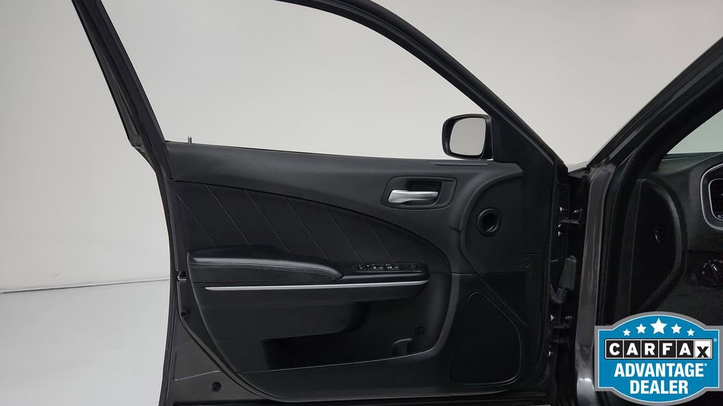 Used 2022 Dodge Charger SXT image 11
